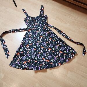 Eva Rose Mushroom Sleeveless Swing Dress Size Small Multicolored